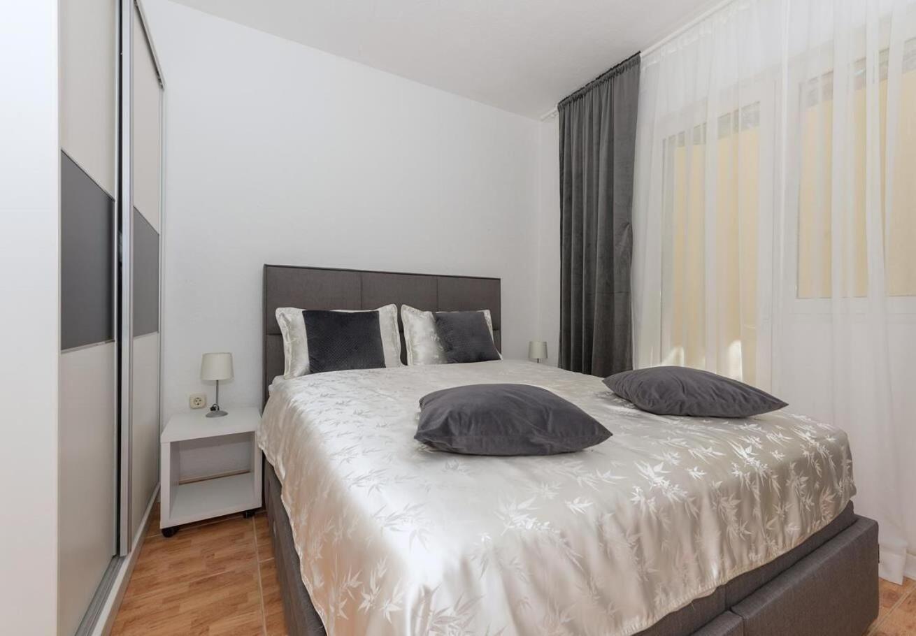 Apartments Ivi - 100 M From Pebble Beach Драшнице Экстерьер фото
