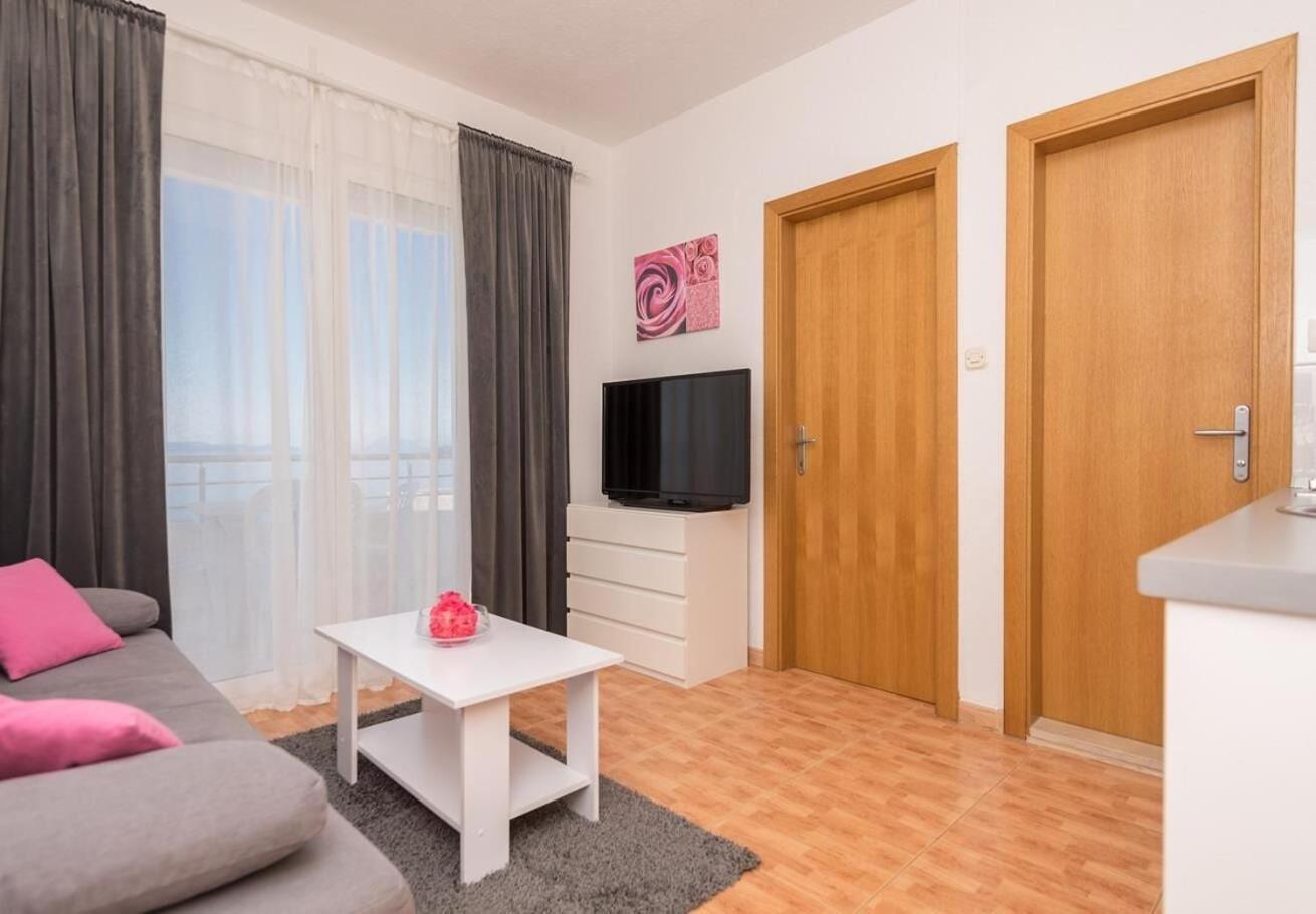Apartments Ivi - 100 M From Pebble Beach Драшнице Экстерьер фото