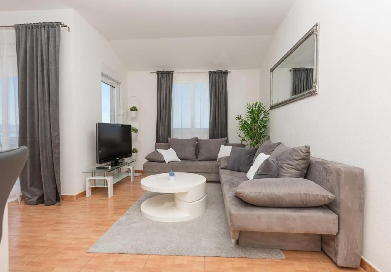 Apartments Ivi - 100 M From Pebble Beach Драшнице Экстерьер фото