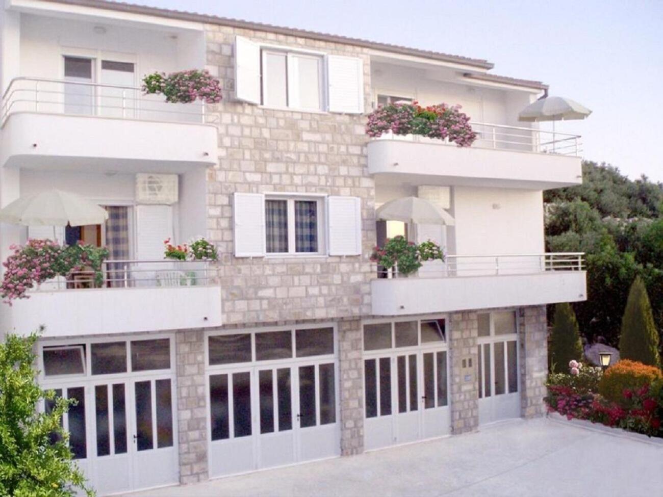 Apartments Ivi - 100 M From Pebble Beach Драшнице Экстерьер фото